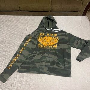 Blake Shelton HOODIE CONCERT Green Camo ORANGE LOGO friends And Heroes